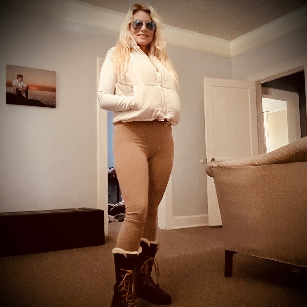 Meet your Posher, Elena